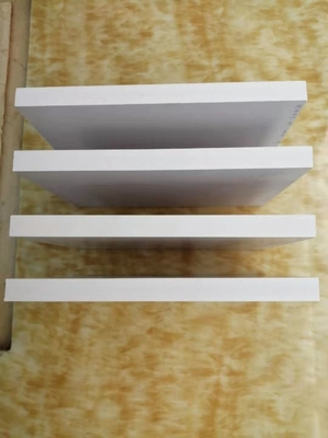 UV-beständige Hart-PVC-Schaumplatte 4 x 8 Fuß 3 mm mit harter Oberfläche