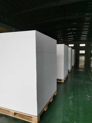 Glattes Oberflächen-PVC Celuka schäumen Blatt 6mm, die für Wand-Dekoration stark sind